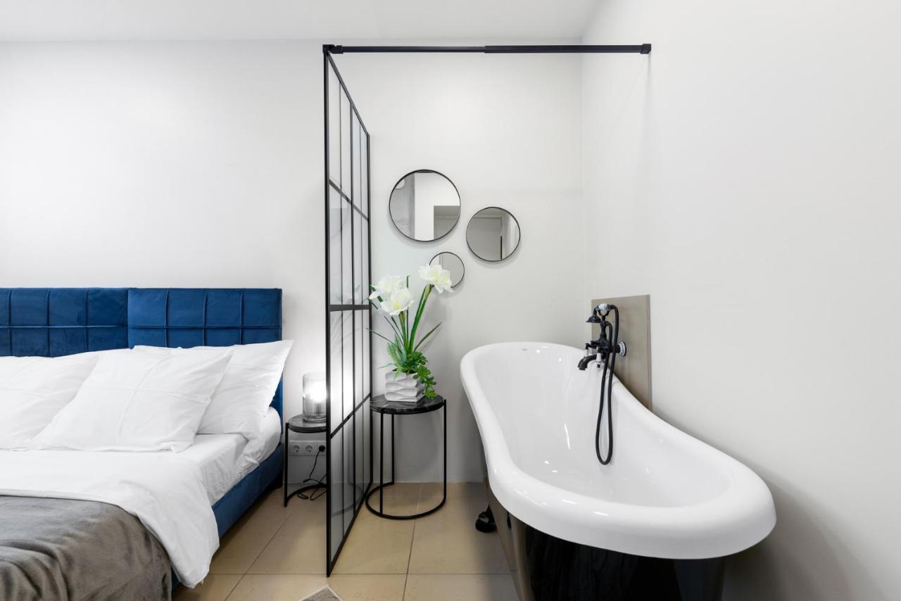 Sirena Apartment - Self Check-In And Free Parking Tallinn Ngoại thất bức ảnh
