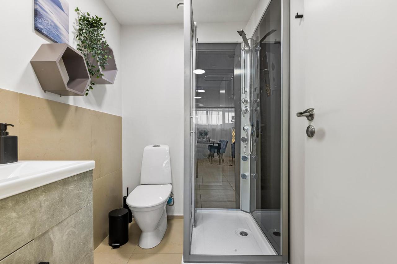 Sirena Apartment - Self Check-In And Free Parking Tallinn Ngoại thất bức ảnh